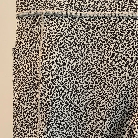 Athleta Salutation II Textured Tight Black and White Leggings - Picture 5 of 9